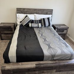 Full Size Bed And 2 Nightstands 