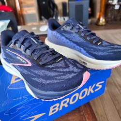 ♥️♥️ Brand New BROOKS LAUNCH 11 Tennis Shoes Size 6 Women’s ♥️♥️