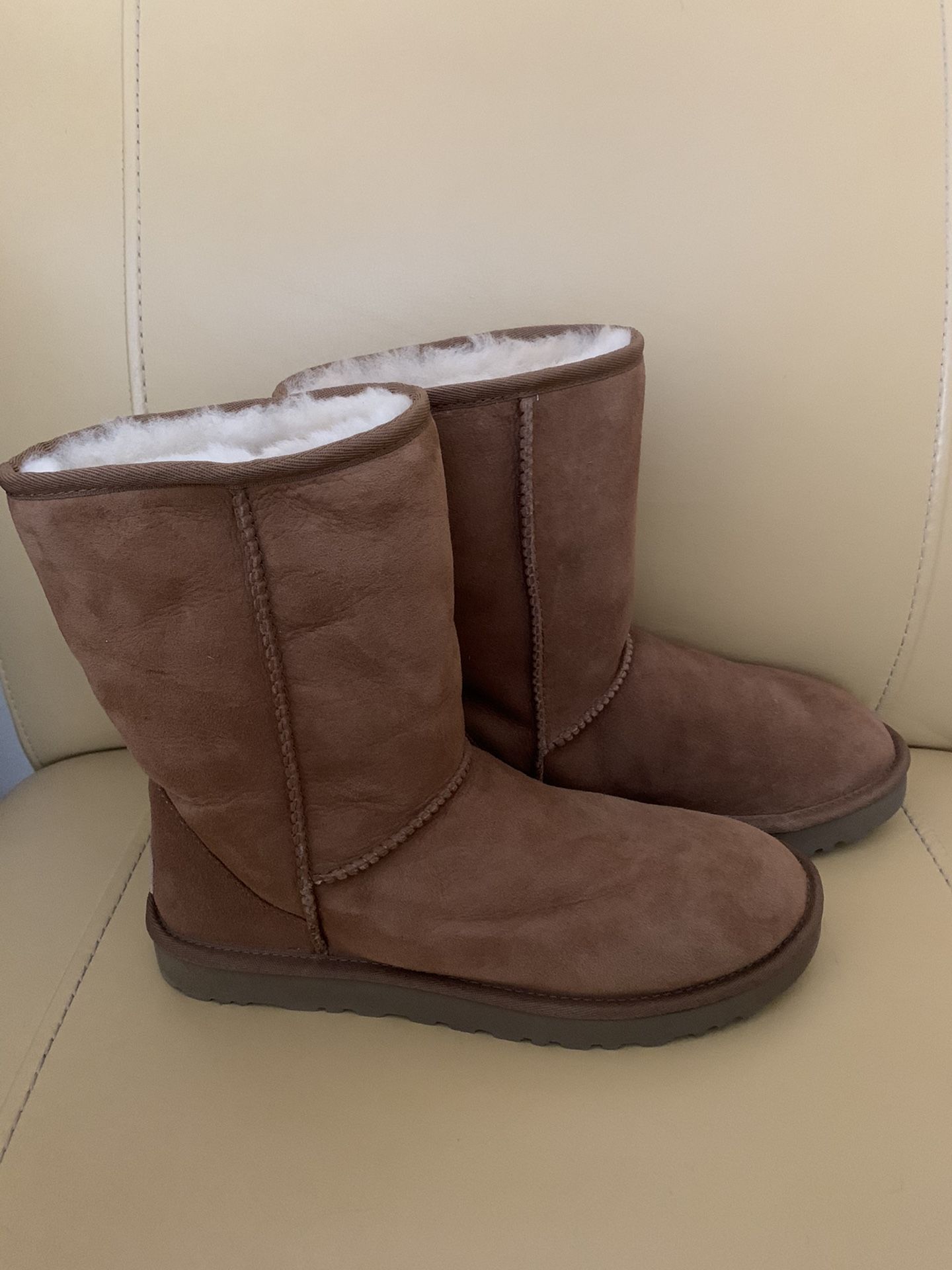 UGG Boots-Classic Short-Ladies 9- New ( No Box) -A steal