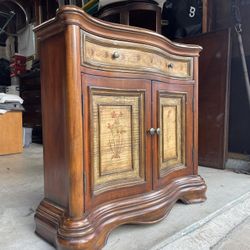 Sideboard cabinet 