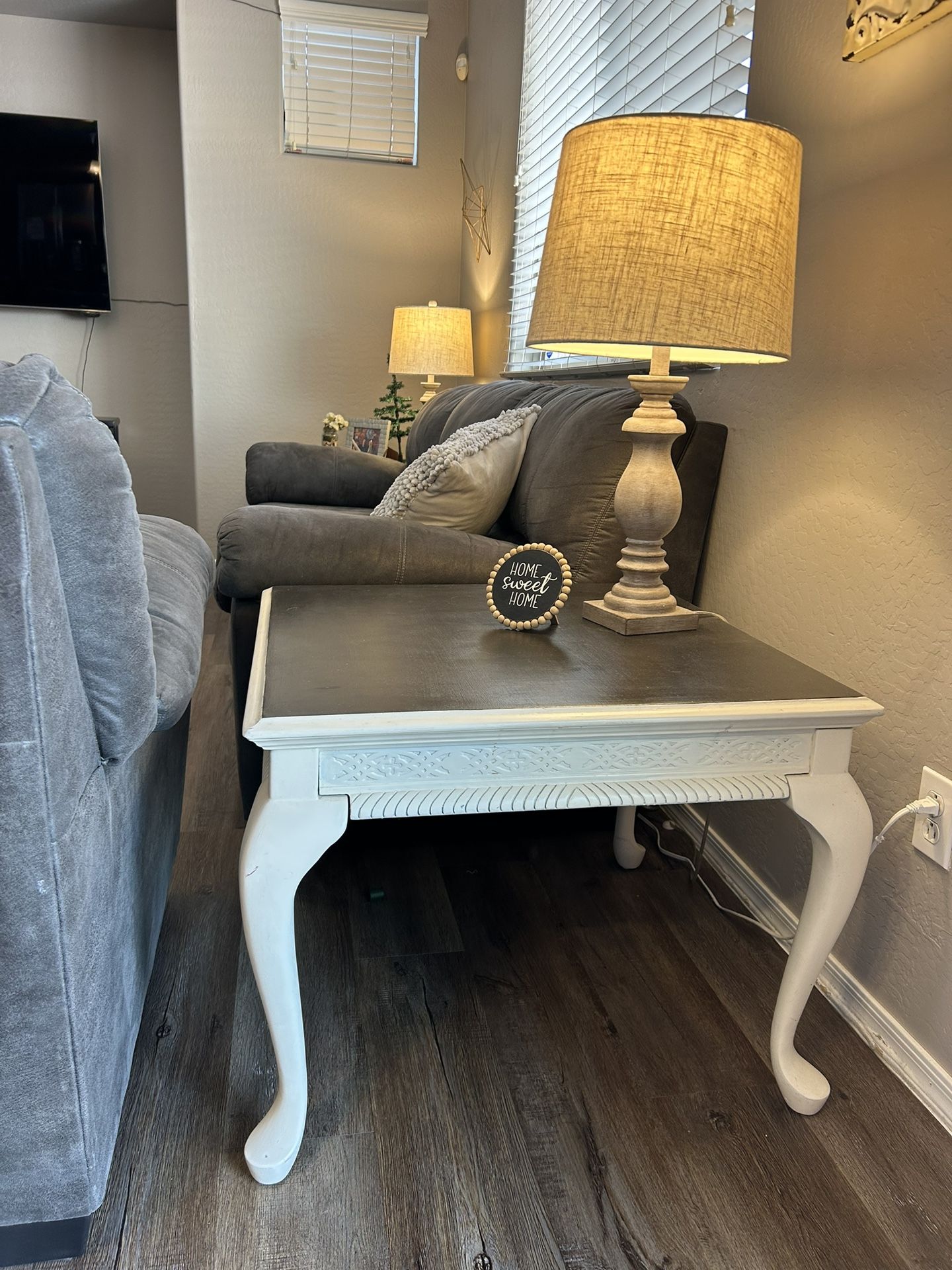 Cream Colored End Tables And Lamps 