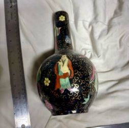 Vintage Asian-Style Black Porcelain Vase – Gold & Figural Design