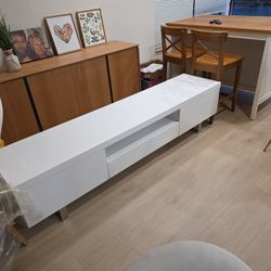 TV STAND 