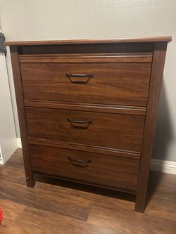 5 drawers dresser