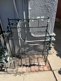 Small plant stand 🪴
