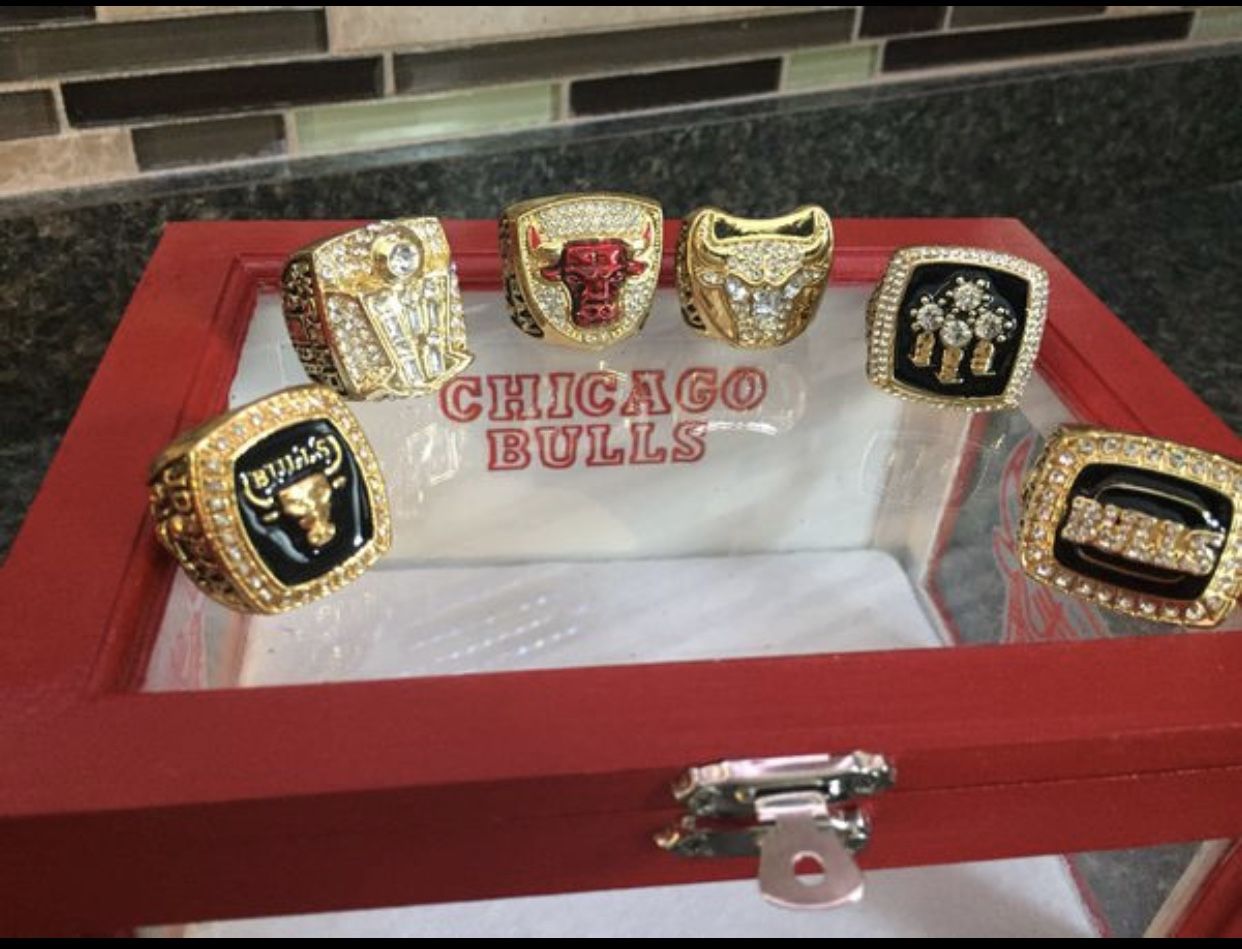 Chicago Bulls 6Championship Ring and Custom Box