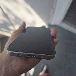 IPhone 15 pro no scratches