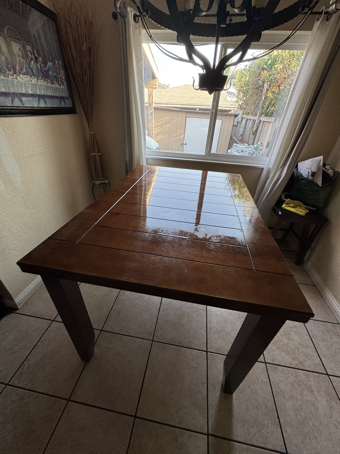 TABLE OF 6 WITH CHAIRS