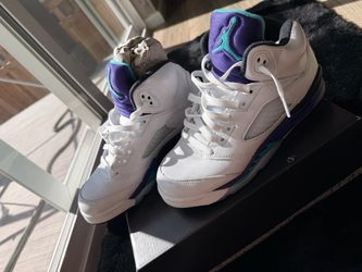 Air Jordan 5 Retro grapes
