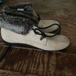 Brown Boots With Fur