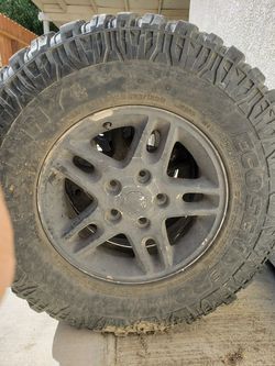 Llanta y rin para jeep