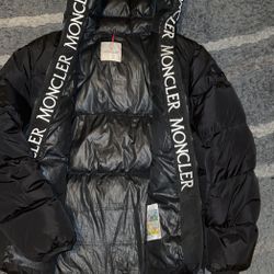 Moncler Sz 5  Xl 