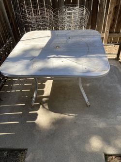 Free Outdoor Table