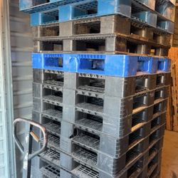 43x43 Plastic Pallets Medium Duty