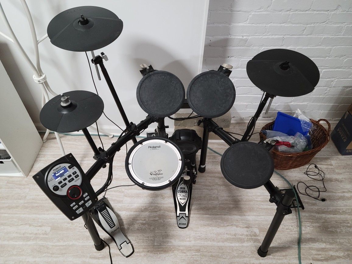 Roland V-Drums TD-11K Electronic Drum Set + Tama Iron Cobra