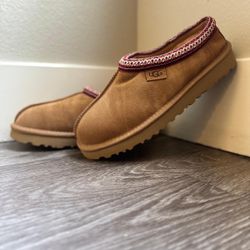 UGG Size 7 Women 