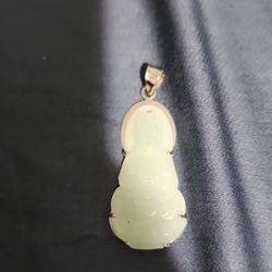 2 jade pendants