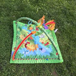 Fisher-Price Playmat Rainforest Music & Lights Deluxe Gym with 10+ Toys