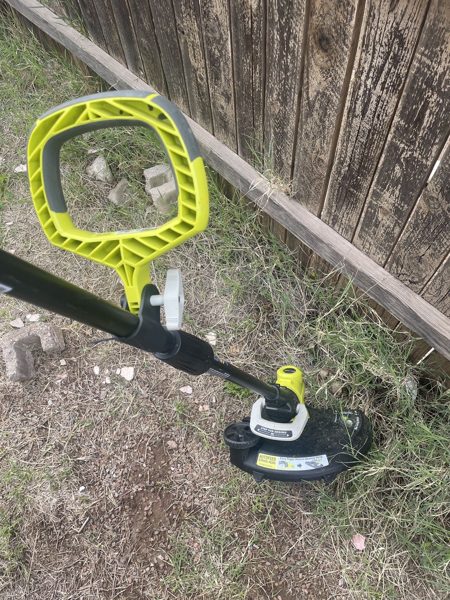 Ryobi ONE+ 18V Weed Trimmer4.0 Ah Battery and Charger