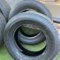 Se Vende 4 Llantas BRIDGESTONE Dueler H/T 265/60R18