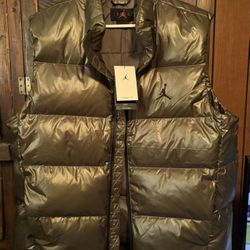 Jordan Olive Green Puffer Jacket Size XL