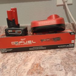 Ratchet Milwaukee M12 Fuel 1/2" Gun with Battery and Charger - New - Price 