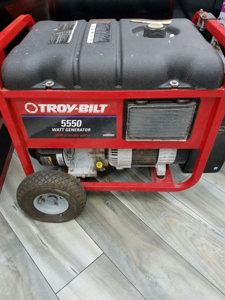 TROYBILT 5500 WATT GAS GENERATOR 8550 STARTING WATTS BRIGGS & STRATTON
