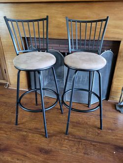  Bar Stools (Set of 2)