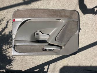 99 - 06 Silverado Tahoe suburban door panels