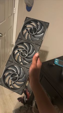 Black lian li reverse fans