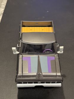 Fortnite Bear 4x4 Truck Vehicle Toy Jazwares Black Gray Purple Pickup Truck.   Overall, very nice condition front halo headlights work.