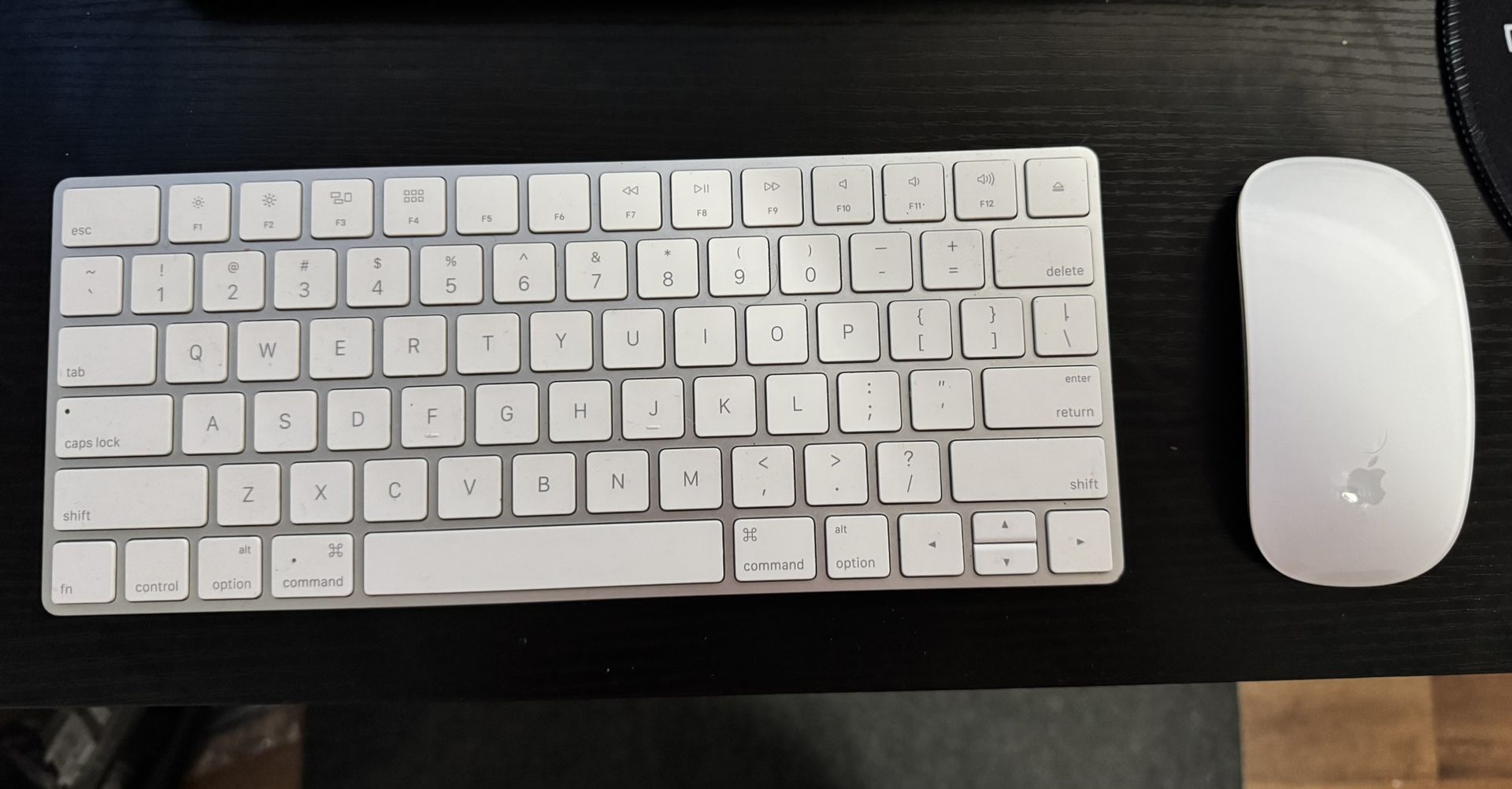 Apple Magic Keyboard & Mouse 2