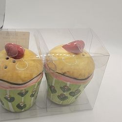 Cupcake Salt And Pepper Shackers