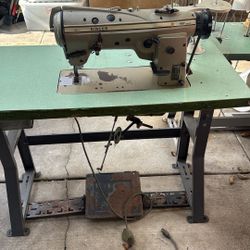 Singer Sawing Machine Industrial Model 457 U425-24