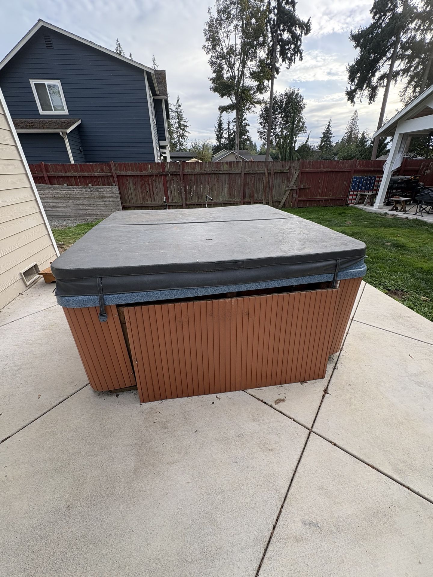 free!  Hot Tub