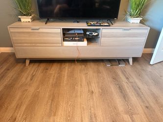 Tv console