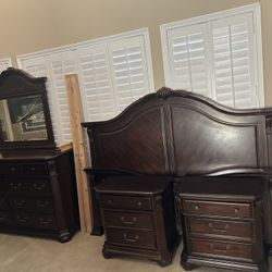 King Bedroom Set