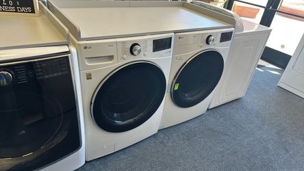 Lg front load washer/ dryer set stackable