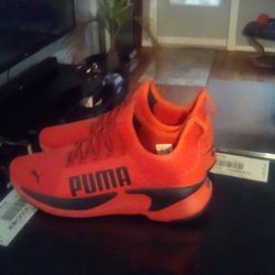 Puma Sneakers.   (Slip Ons)