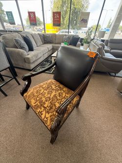 ACCENT CHAIR CLEARANCE