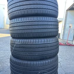 SET OF TIRE 235 45 18 MICHELIN 85% LIFE