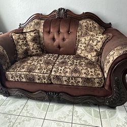 Loveseat Sofa/Couch 