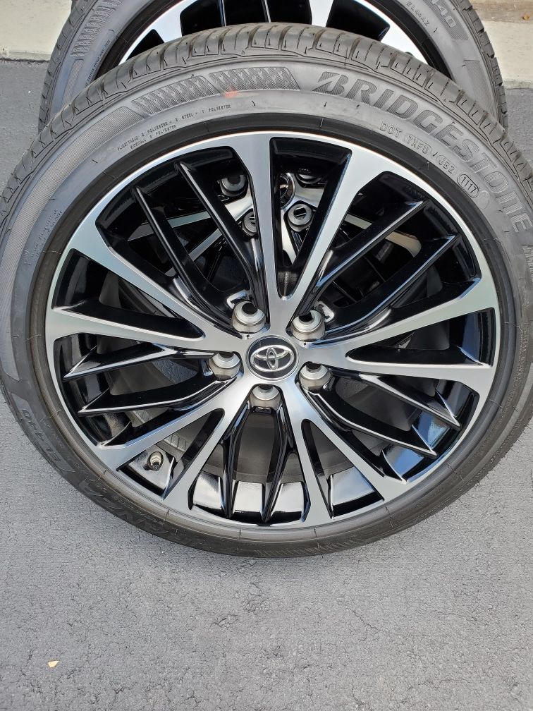 Like new set of 4 (18