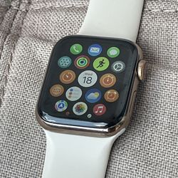 Apple Watch Series 4 (A1975) GPS + Cellular - 40mm Gold Aluminum
