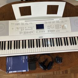 Yamaha DGX-660 88-Key Digital Piano