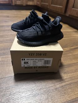 Yeezy Boost 350 V2 infants 8k