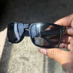 Oakley Sunglasses Black Frame – Good Condition – Authentic