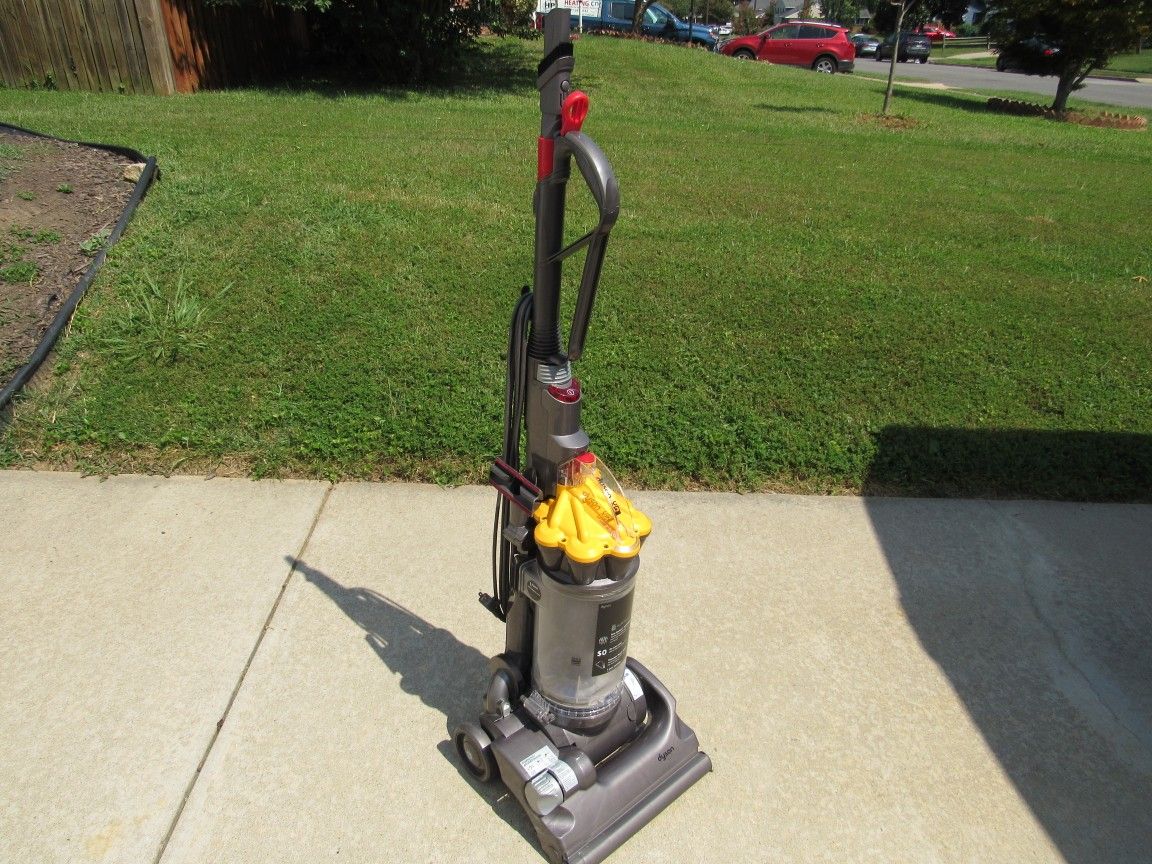 Dyson Model DC33 Multi Floor Bagless Vacuum Cleaner New Clutch & Belts