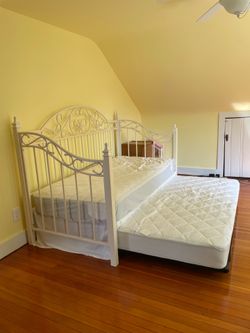 Daybed with Trundle