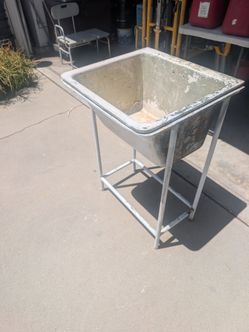 Cast iron utility sink